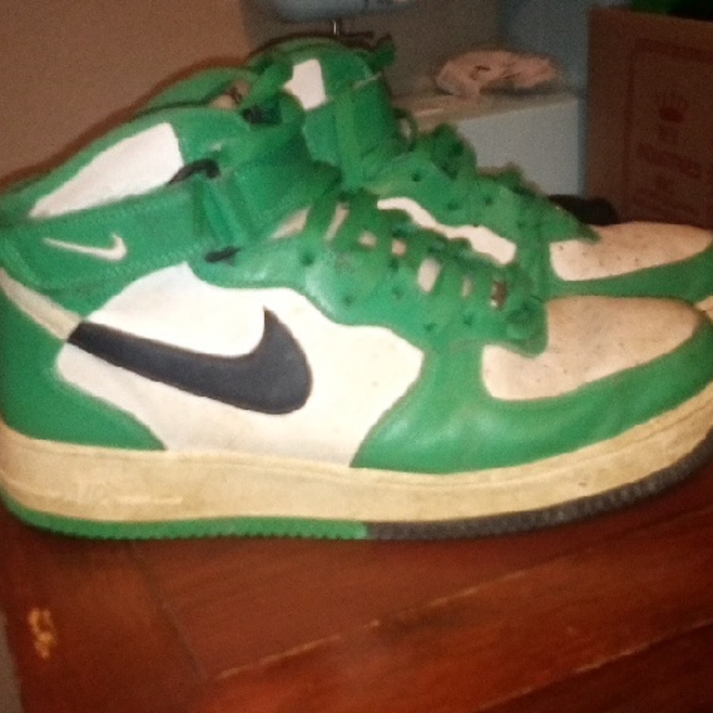 Nike Green and White High-Tops with Black Swoosh
